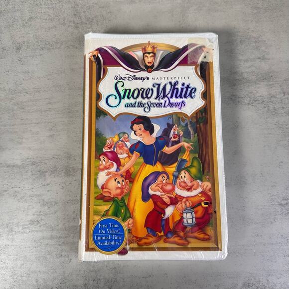 Vintage, Walt Disney's Snow White and the Seven Dwarves VHS, NEW Home Video - Picture 1 of 6